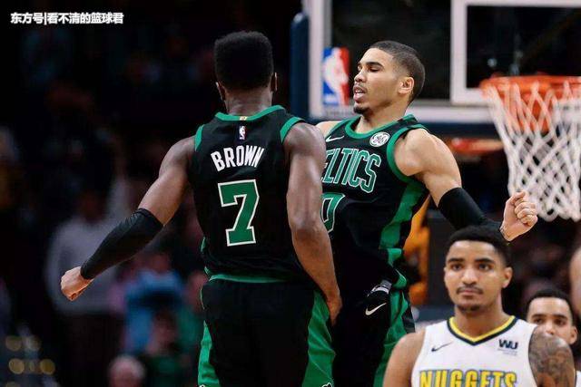  霍芬海姆锋线双星联手轰入四球  