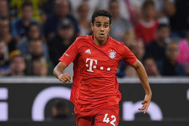  拜仁青训小将穆西亚拉荣膺赛季最佳新人  