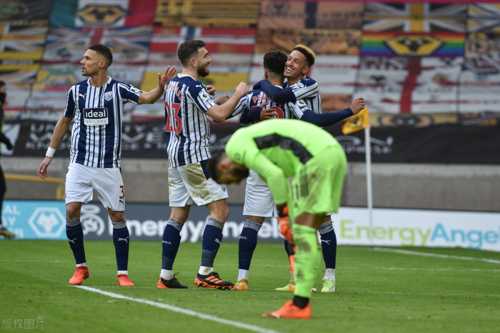  奥格斯堡顽强逼平，德甲保级大战愈演愈烈  