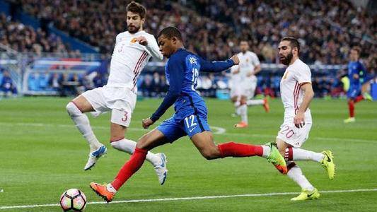  霍芬海姆锋线全面开花，多点开花轻松战胜保级球队