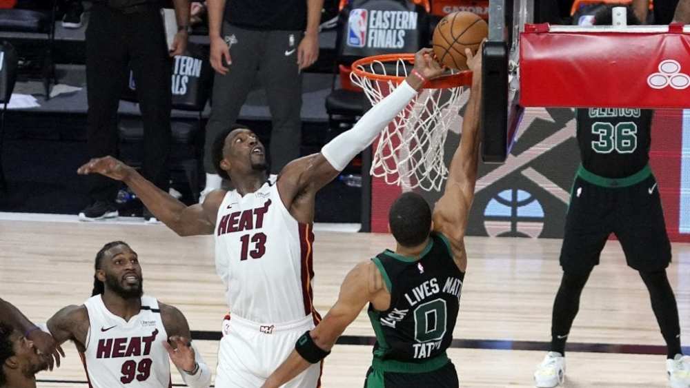  阿德巴约统治内线热火力克尼克斯获三连胜  